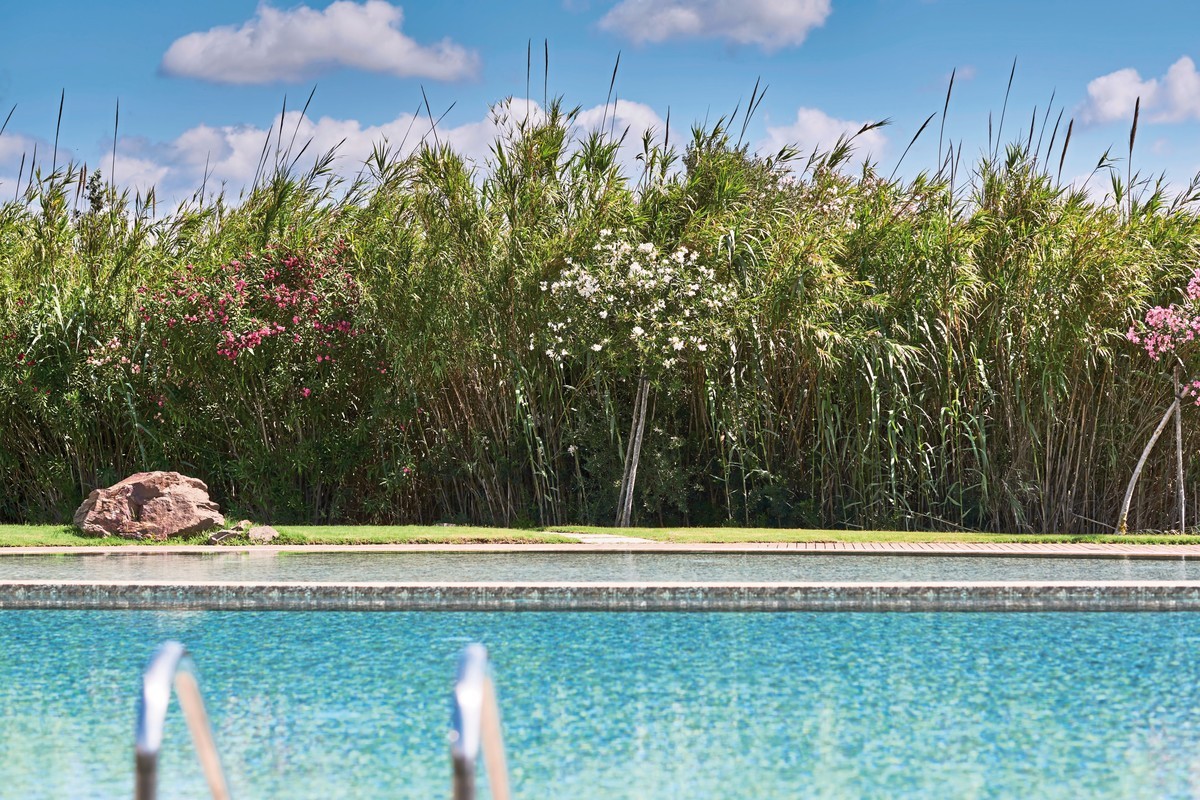 Hotel Baia di Chia Resort Sardinia, Curio Collection by Hilton, Italien, Sardinien, Chia, Bild 7