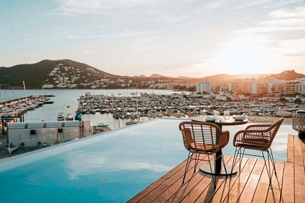 Hotel Aguas de Ibiza Grand Luxe, Spanien, Ibiza, Santa Eulalia del Rio, Bild 6