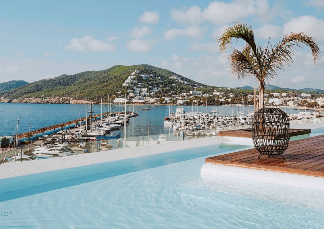 Hotel Aguas de Ibiza Grand Luxe, Spanien, Ibiza, Santa Eulalia del Rio, Bild 2