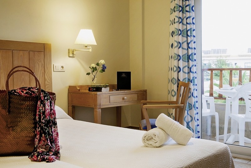 Hotel Voramar, Spanien, Formentera, Playa Es Pujols, Bild 4