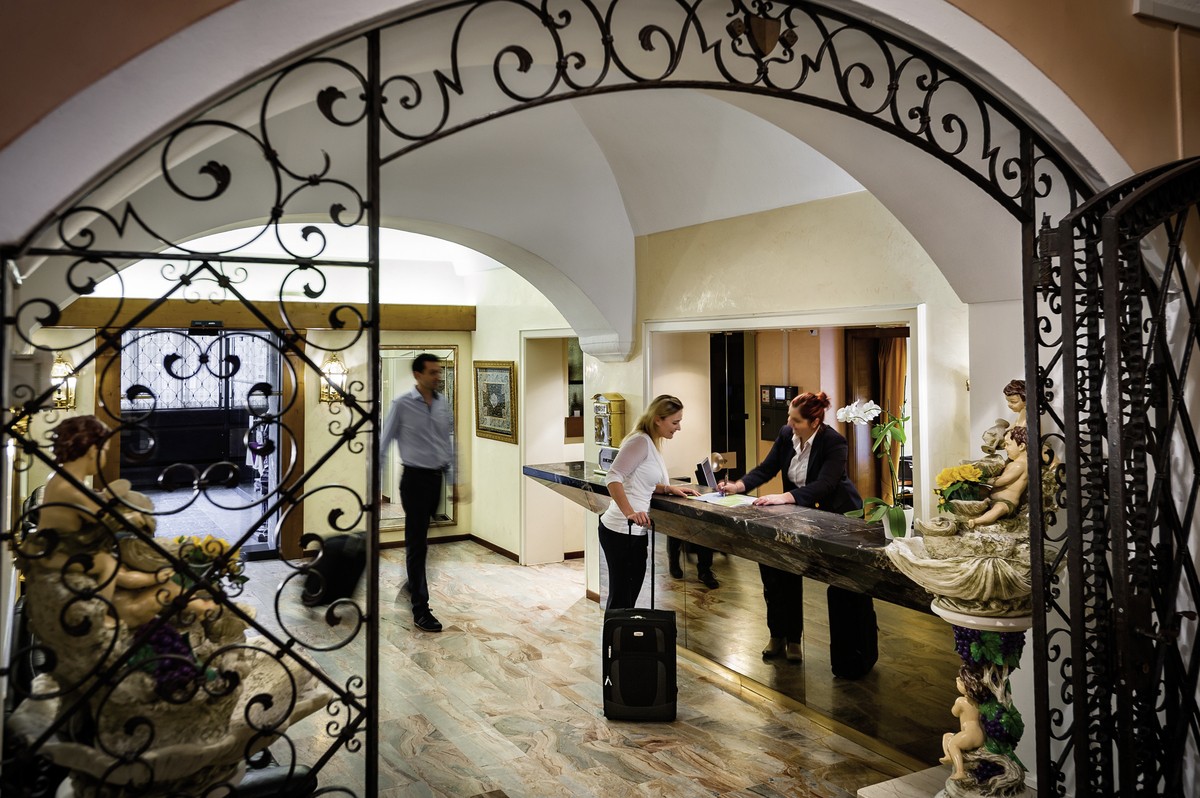 Hotel dell'Angelo, Schweiz, Tessin, Locarno, Bild 13