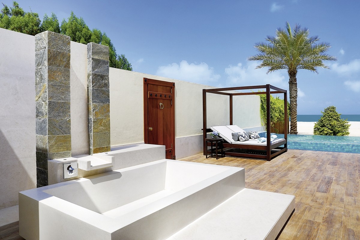 Hotel The Ritz-Carlton Ras Al Khaimah, Al Hamra Beach, Vereinigte Arabische Emirate, Ras al Khaimah, Al Hamra Village, Bild 1