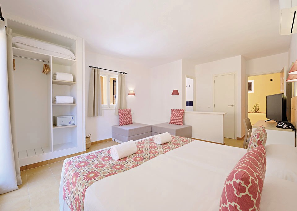 Hotel Cala Martina by LLUM, Spanien, Ibiza, Es Canar, Bild 5
