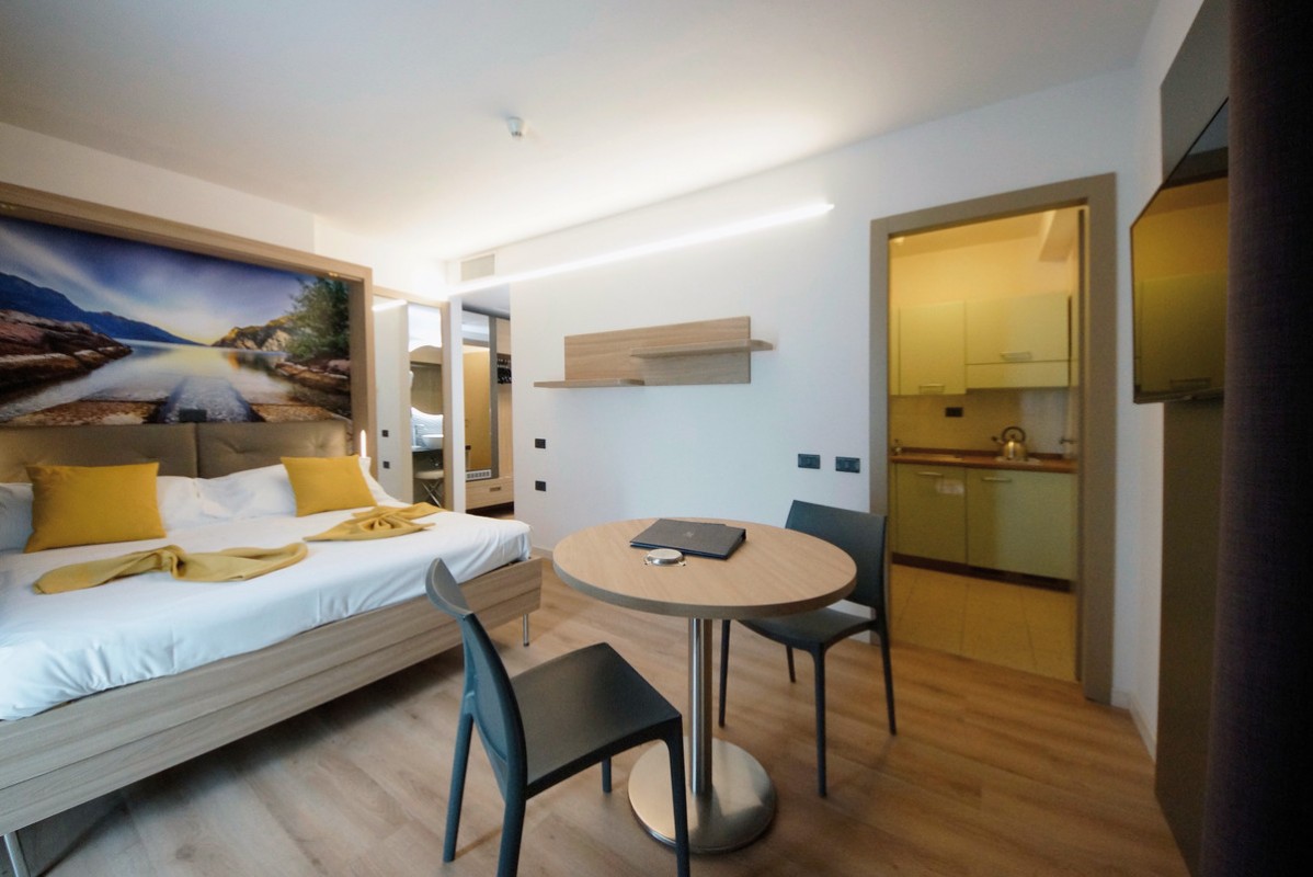 Hotel Residence Ambassador Suite, Italien, Gardasee, Riva del Garda, Bild 7