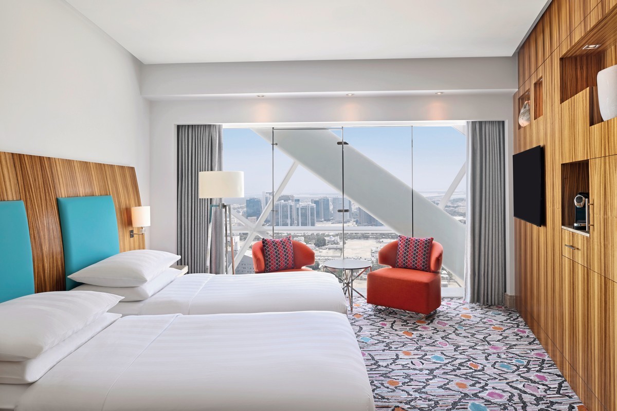 Hotel Andaz Capital Gate Abu Dhabi – a concept by Hyatt, Vereinigte Arabische Emirate, Abu Dhabi, Bild 3