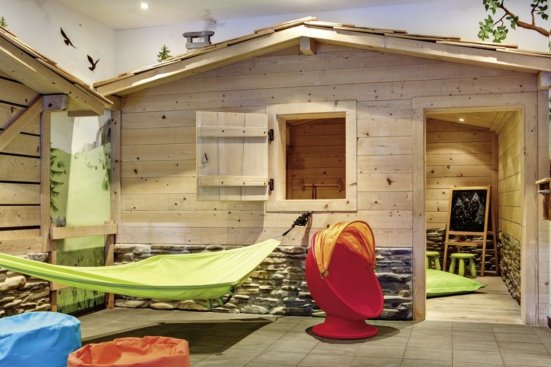 Hotel Huus Gstaad, Schweiz, Berner Oberland, Gstaad, Bild 12