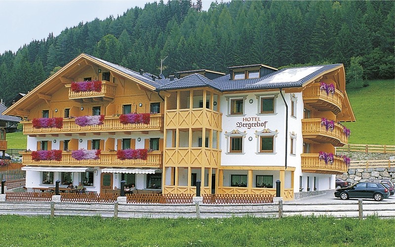 Hotel Almhotel Bergerhof, Italien, Südtirol, Sarntal, Bild 1