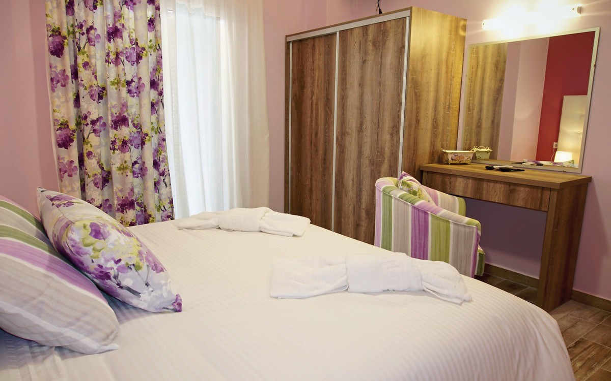 Hotel Villa & Apartments Sissy, Griechenland, Korfu, Agios Georgios Pagon, Bild 8