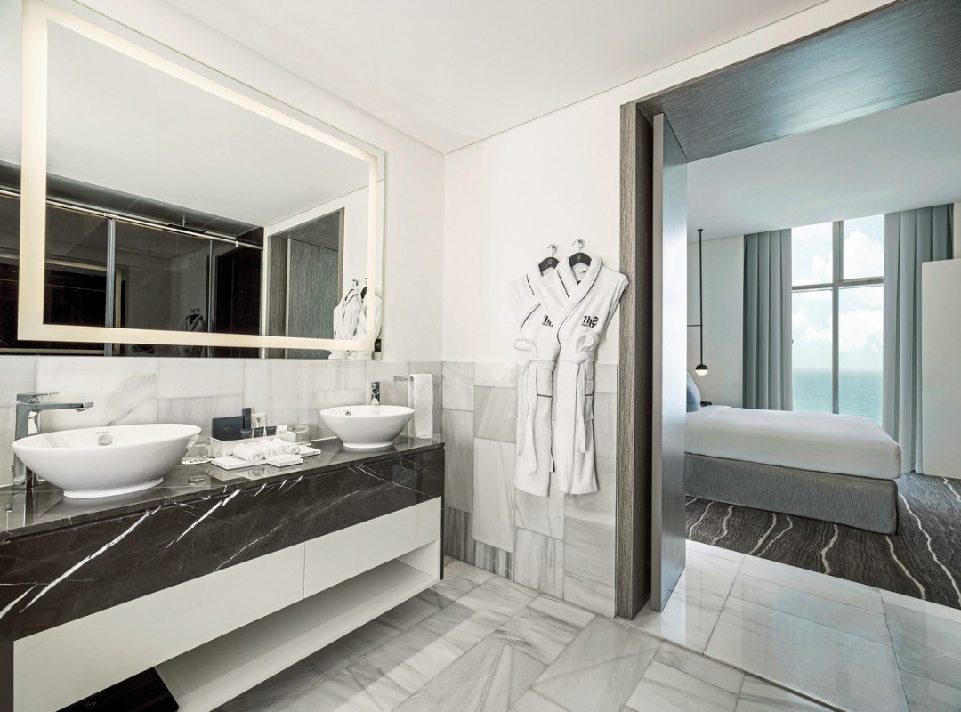 Hotel Th8 Palm Dubai Beach Resort, Vignette Collection, Vereinigte Arabische Emirate, Dubai, Bild 7