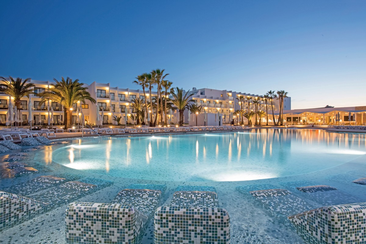 Hotel Grand Palladium White Island Resort & Spa, Spanien, Ibiza, Playa d'en Bossa