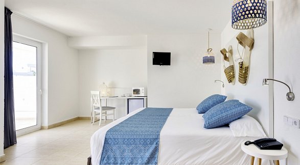 Hotel Tropic Garden, Spanien, Ibiza, Santa Eulalia del Rio, Bild 13