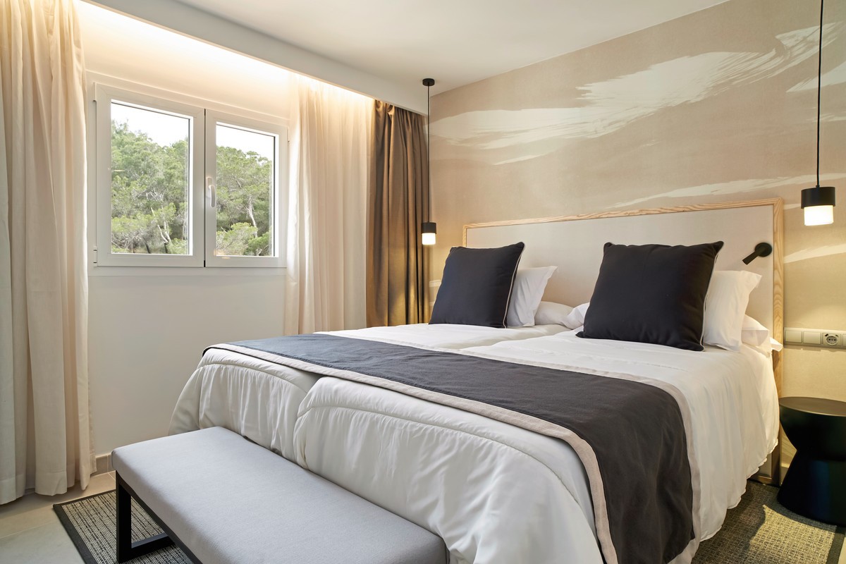 Hotel Invisa Cala Blanca, Spanien, Ibiza, Es Figueral, Bild 22
