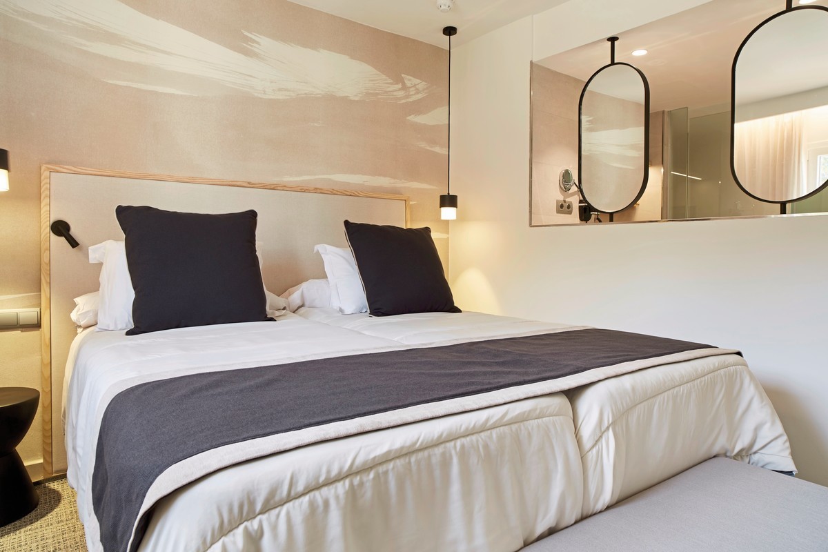 Hotel Invisa Cala Blanca, Spanien, Ibiza, Es Figueral, Bild 23