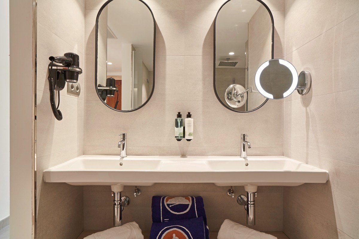 Hotel Invisa Cala Blanca, Spanien, Ibiza, Es Figueral, Bild 25