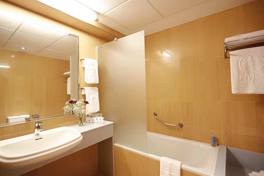 Hotel Invisa La Cala, Spanien, Ibiza, Santa Eulalia del Rio, Bild 11