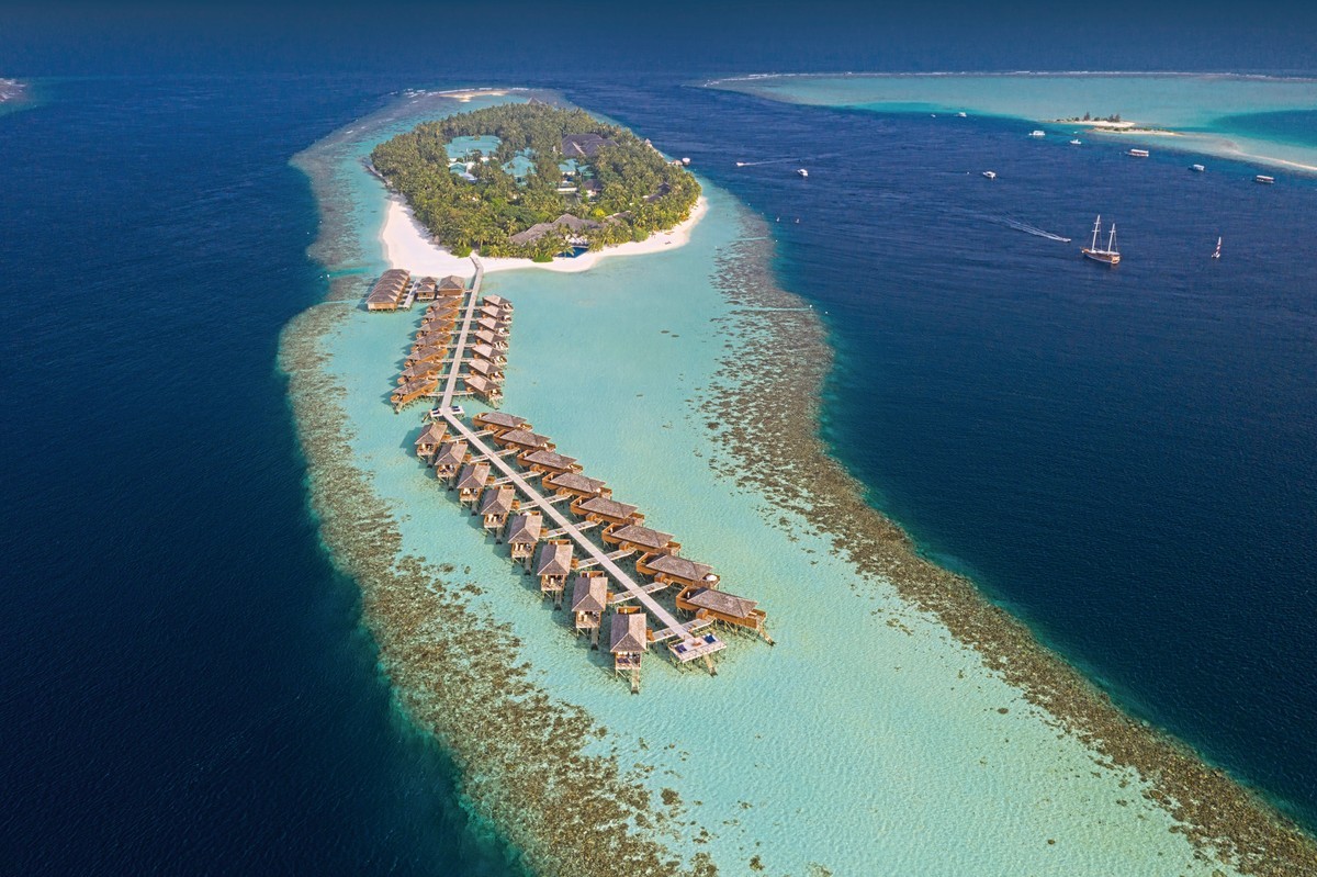 Hotel Vilamendhoo Island Resort & Spa, Malediven, Süd Ari Atoll, Bild 1