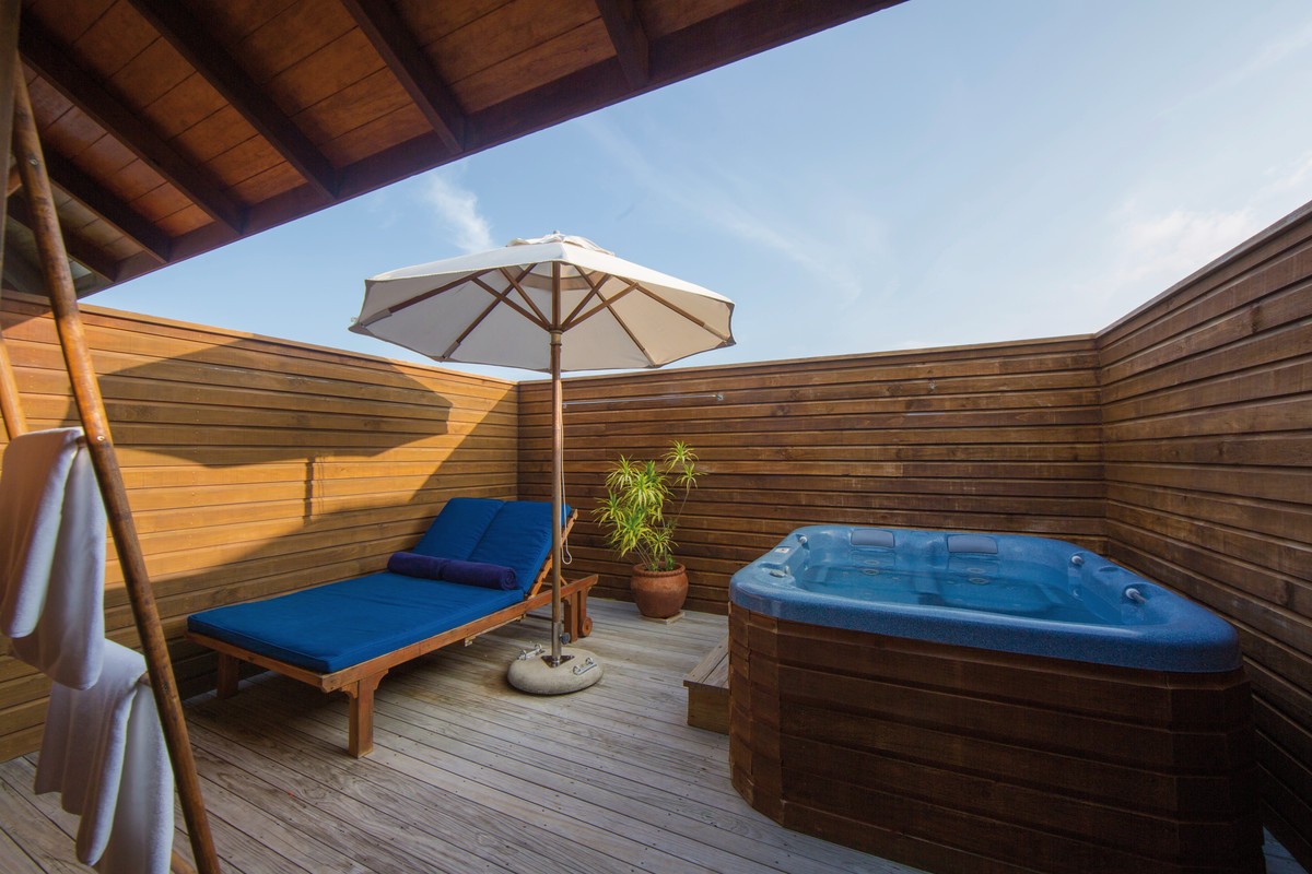 Hotel Vilamendhoo Island Resort & Spa, Malediven, Süd Ari Atoll, Bild 17