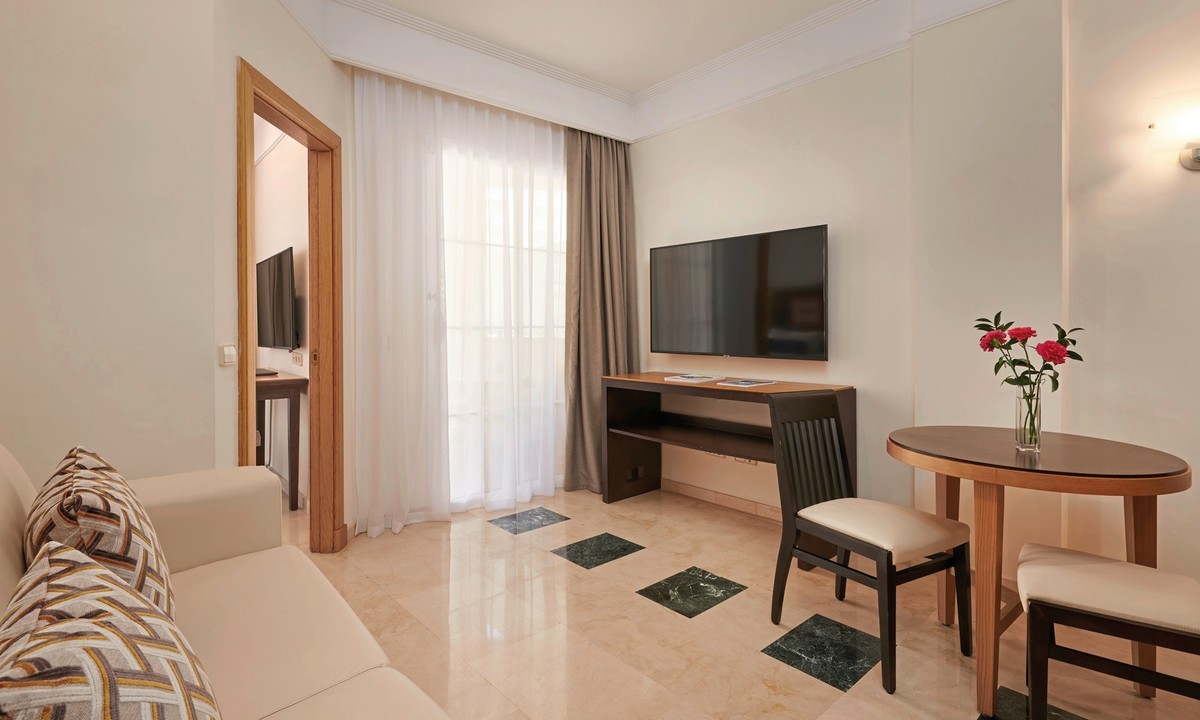Hotel Grupotel Playa de Palma Suites & Spa, Spanien, Mallorca, Playa de Palma, Bild 8
