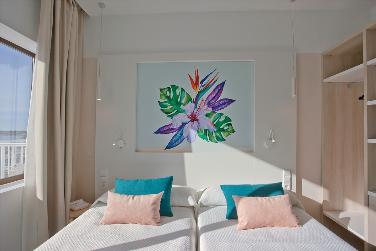hotel anba romani cala millor mallorca